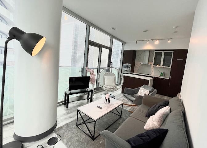 CN Tower View! Entire Brand New Condo/Free Parking