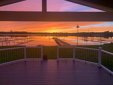 Successful Airbnb property: Camp Run Lake House in Conesus Lake