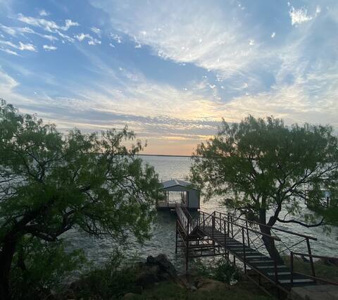 Lakefront Get Away