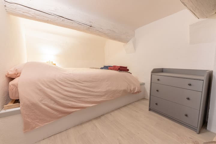 Spálňa (manželská posteľ)