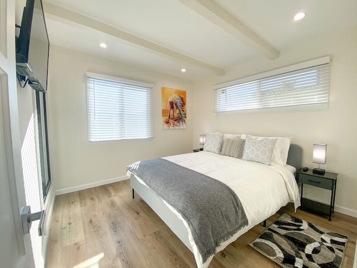 2 - ра спалня с достатъчно естествена светлина