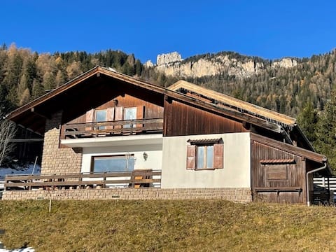 Quiet spot by the slopes