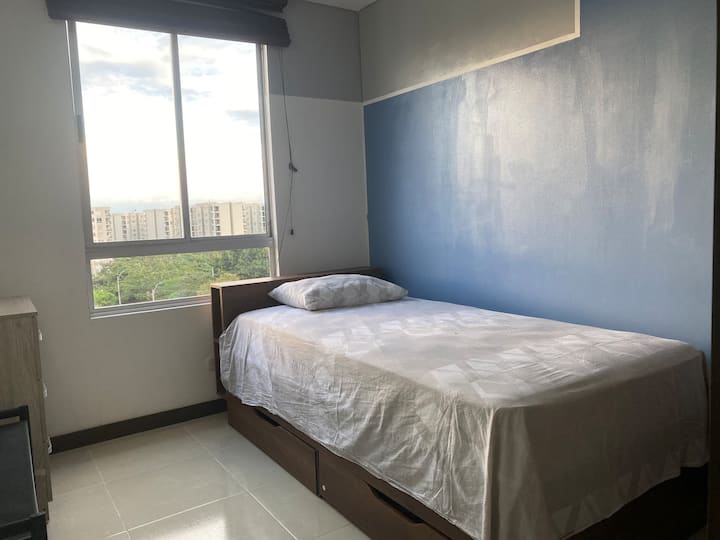 Habitación secundaria,  comoda cama sencilla