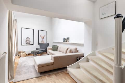 Top Airbnb: Historic single Mansion near City center of Berlin in Schmargendorf