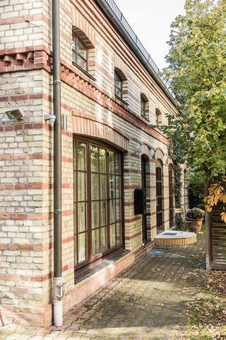 Historic single Mansion near City center of Berlin gallery image 2