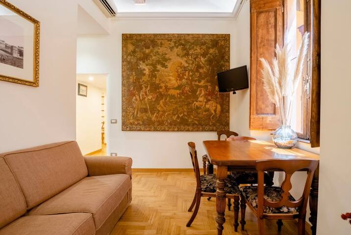 Bernini Palace Apartment gallery image 5