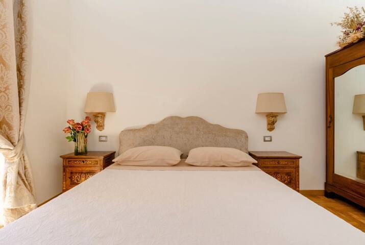 Bernini Palace Apartment gallery image 2