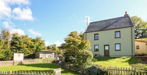 Idyllic Country Farm House (Sleeps 8)