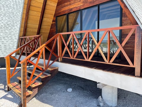 Beach Cabin in Paradise!