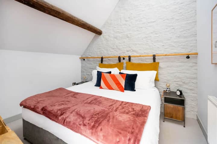 მე-2 საძინებელი, ორადგილიანი ან ორადგილიანი