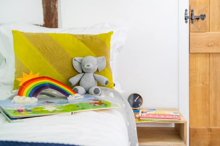 მე-3 საძინებელი - ორი ერთადგილიანი საწოლი