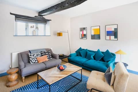 Centrally Located Luxury Barn