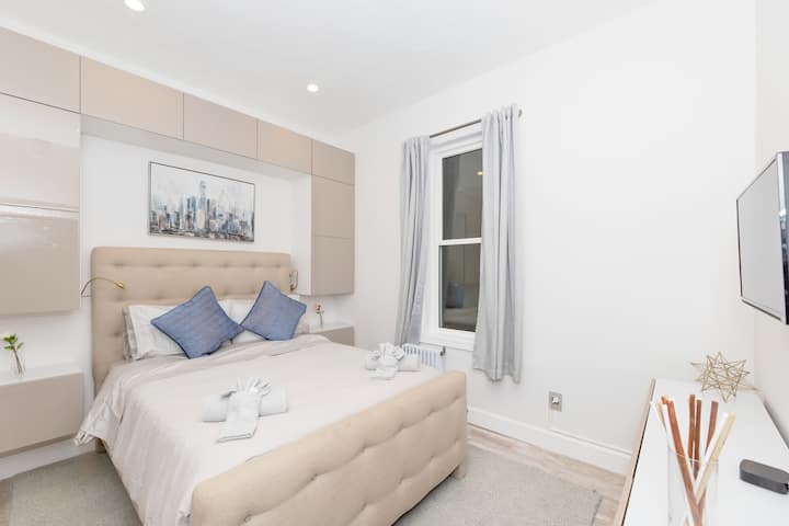 Luxury Modern 3Bed Condo Minutes to Times Square