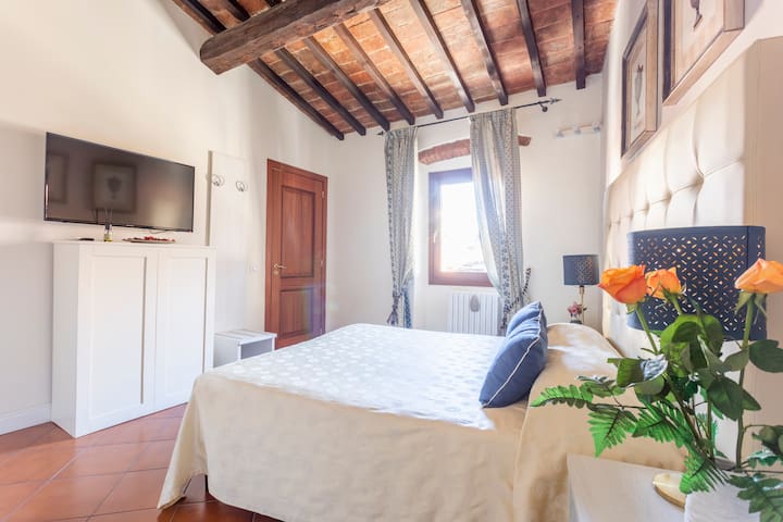 Giuliani Home appartamento 3 stanze, bagni privati gallery image 2