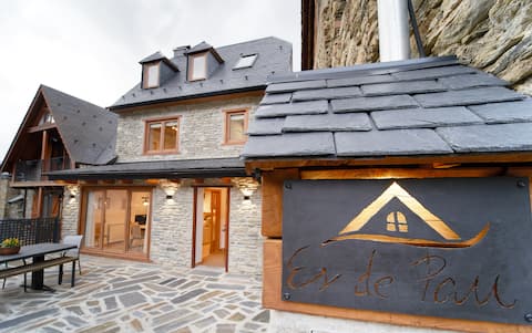 Top Airbnb: Casa Es de Pau near Baqueira in Naut Aran
