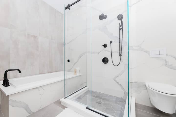 Designer Modern Lux 3bed Condo Minutes to Times Sq