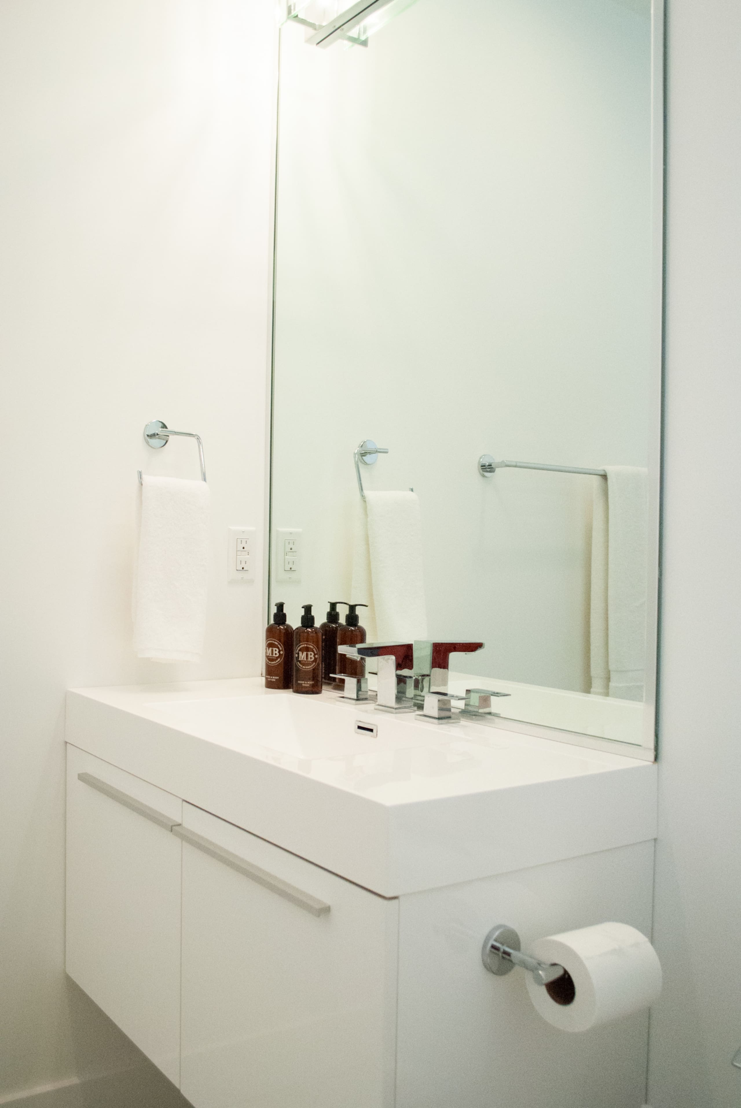 Home in San Francisco · ★4.98 · 3 bedrooms · 3 beds · 2 baths - Image 21