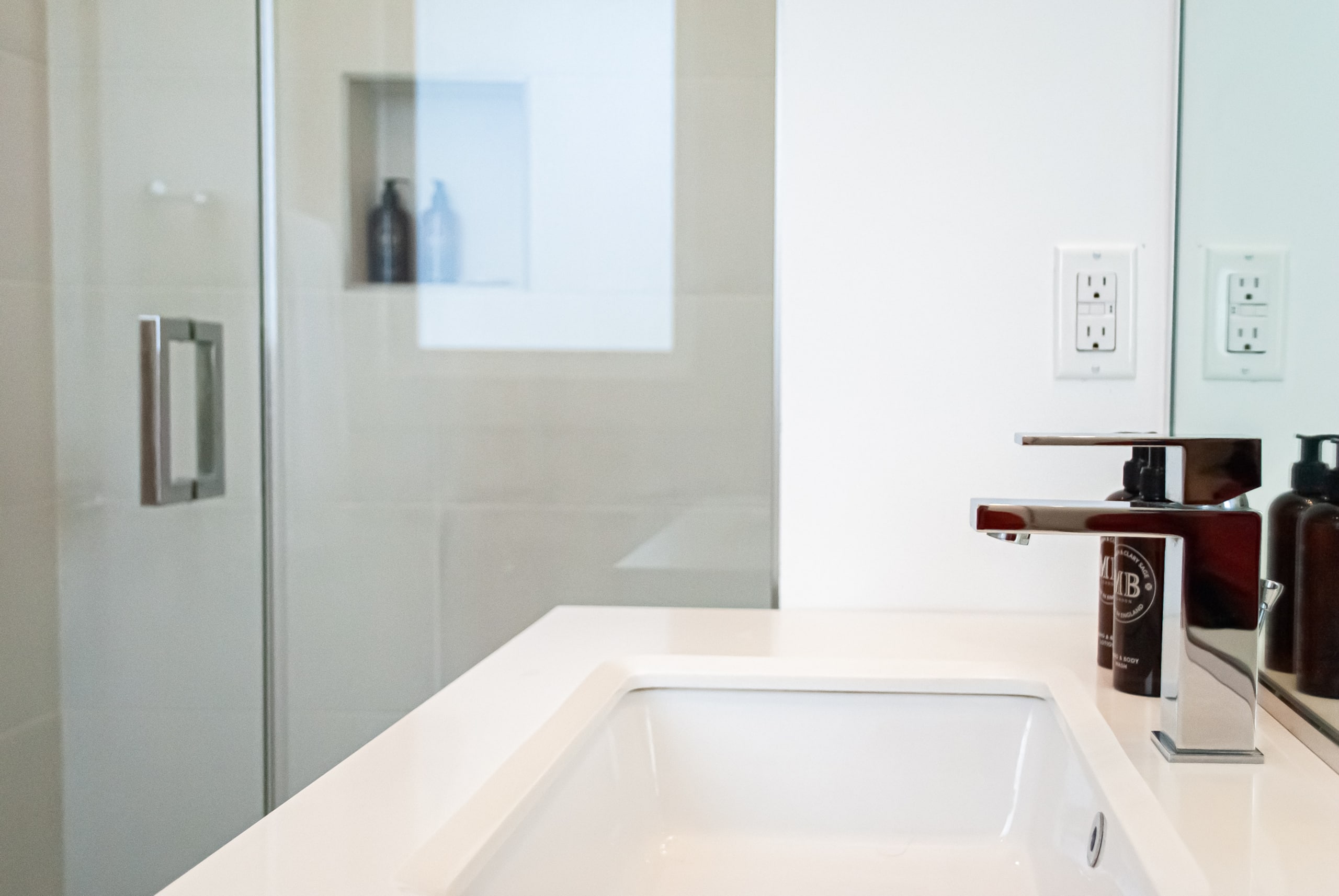Home in San Francisco · ★4.98 · 3 bedrooms · 3 beds · 2 baths - Image 24