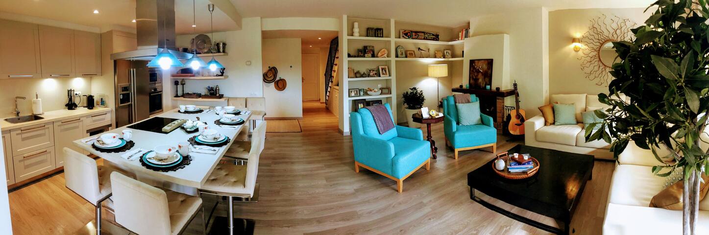 Perfect Spacious Family Flat, Steps from the Beach gallery image 3