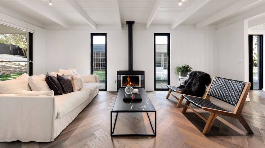 Luxury Beach Villa gallery image 4