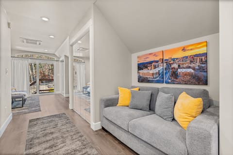 Top Airbnb: Amazing Views | Studio Apartment in Asheville in Asheville