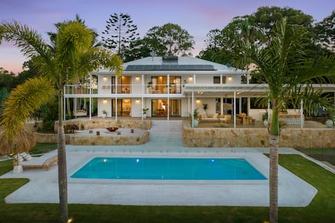 Stonehill Estate | Luxurious Private Oasis
