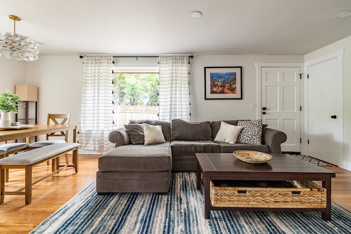 3 Bedroom Shoreline Retreat - Shoreline, WA