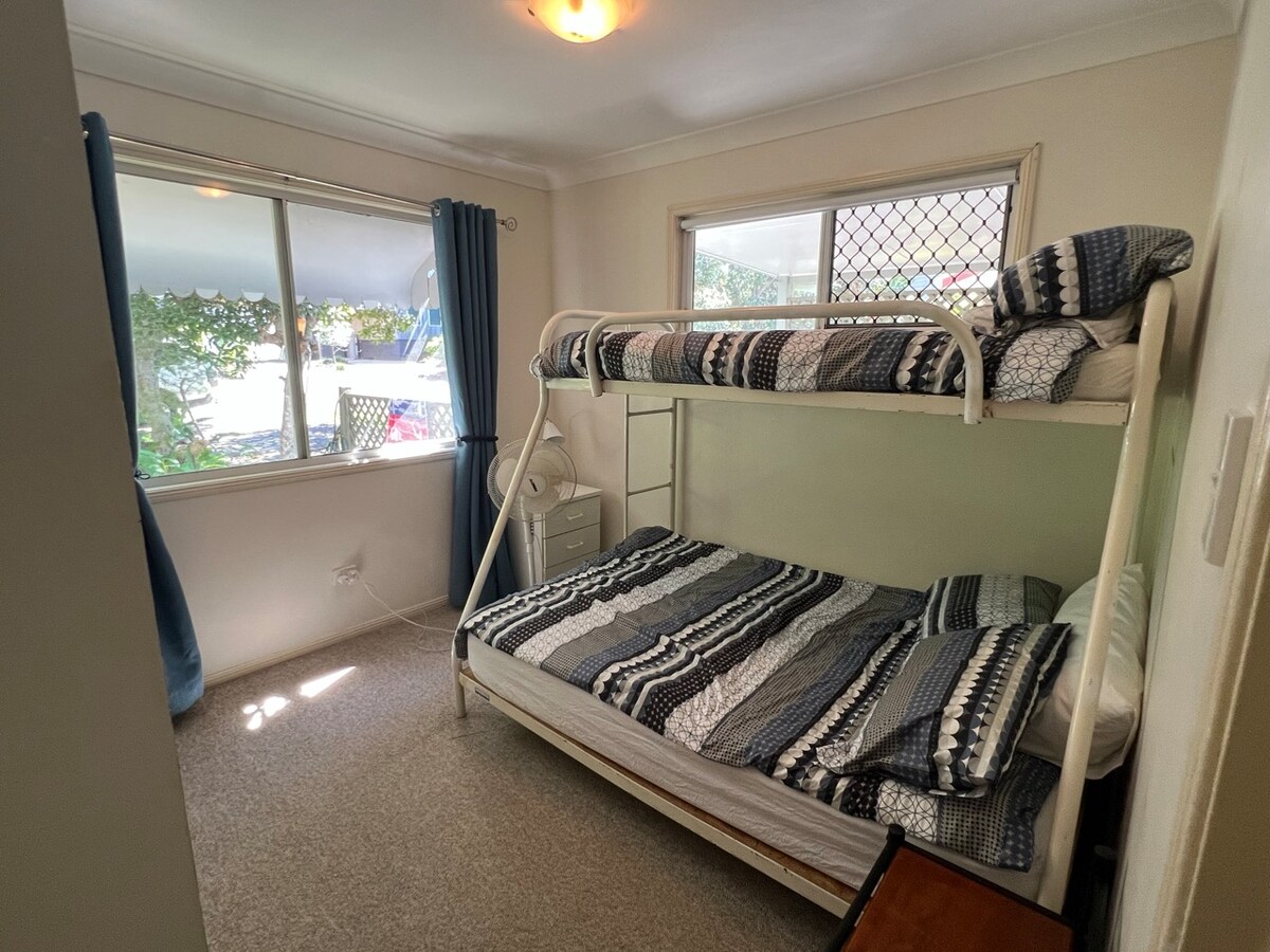 საძინებელი 1