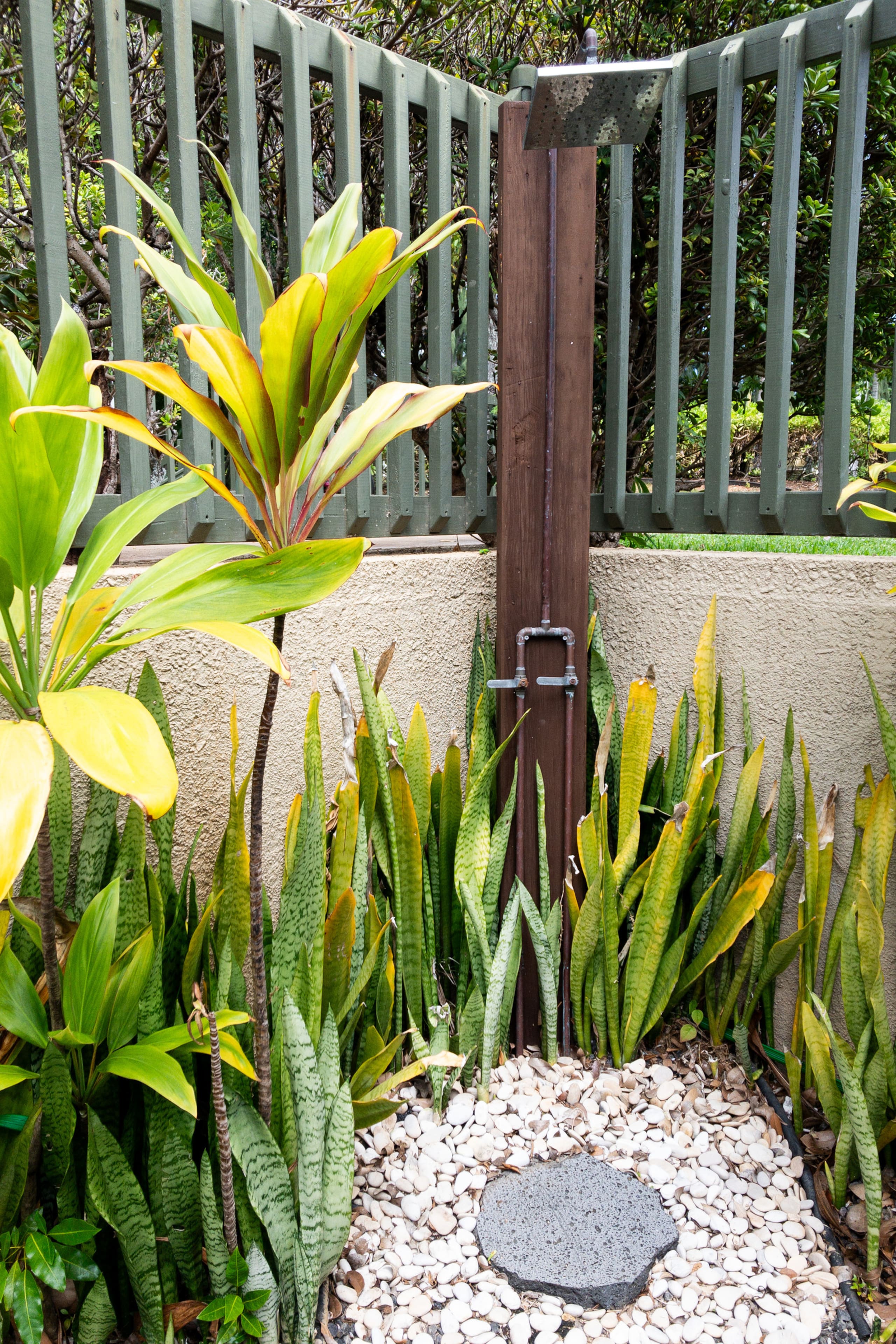 Condo in Kahuku · ★5.0 · 3 bedrooms · 6 beds · 2 private baths - Image 49