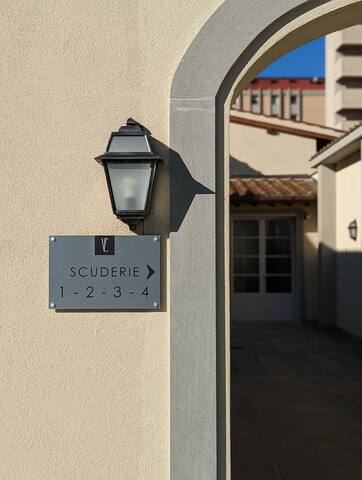 Scuderie 1 | Villa Carobbi Apt gallery image 2