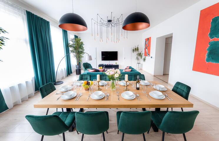 4BR+2.5Bath Modern apartment gallery image 5