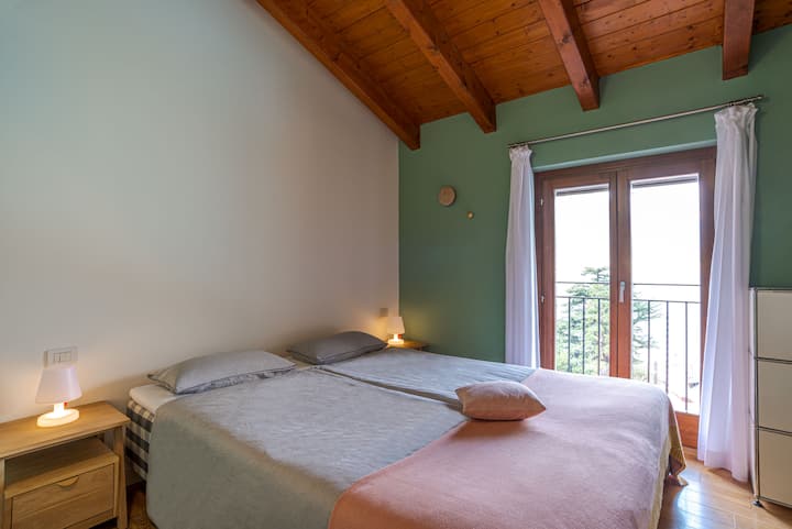 Საძინებელი 2 - ორადგილიანი საწოლი 