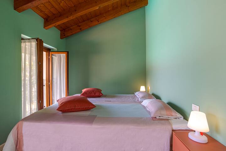 Საძინებელი 1 - ორადგილიანი საწოლი 