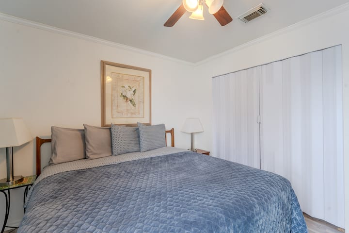 Главна спалня (суперголямо двойно легло)