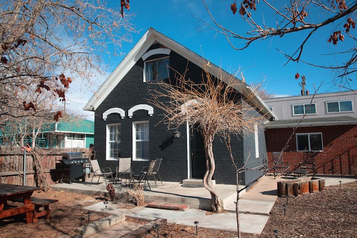 The Little Black House On Larimer gallery image 2