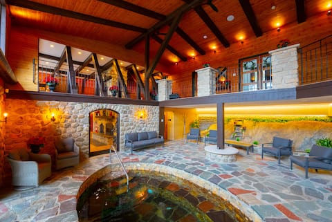 Domaine Highwater - Captivating Chalet -Sleeps 19