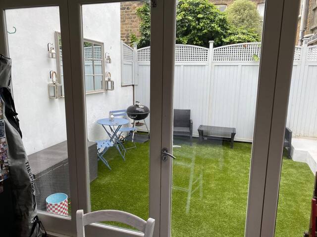 Battersea Family Home gallery image 5