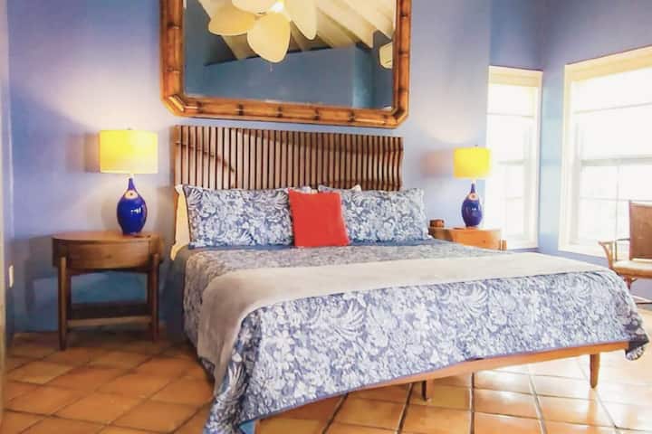 Segundo dormitorio principal con vistas y baño completo adjunto