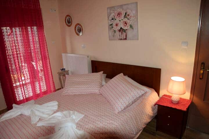 1 ห้องนอน (เตียงควีนไซส์) (1/3)