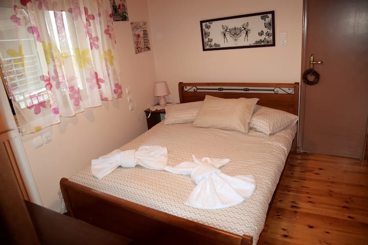 ห้องนอน 3 (เตียงควีนไซส์)