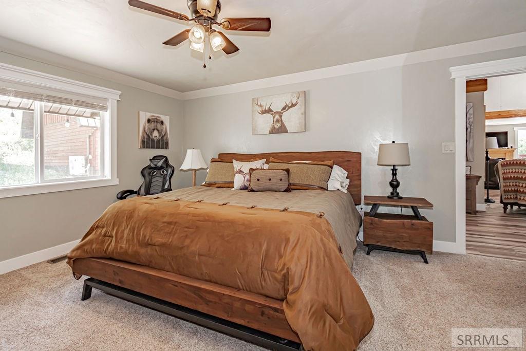 主层加大双人床1