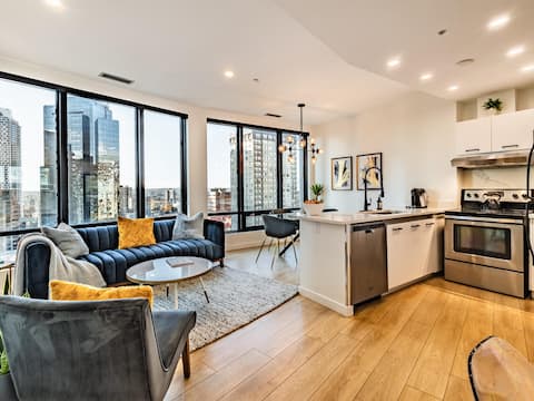 Top Airbnb: Downtown 2 Bedroom & 1 Bath! Incredible Views! in Downtown