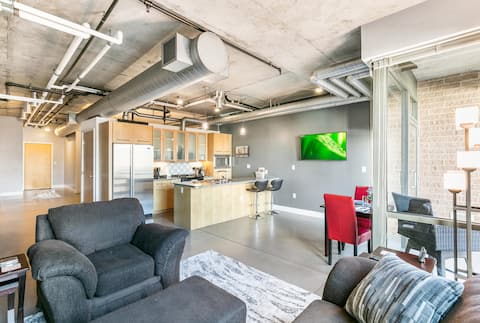 Successful Airbnb property: Modern 1B Urban Loft at Riverfront Park in LoDo. in Union Station