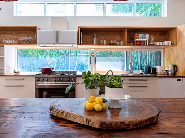 Eclectic Family Home Minutes to Bondi Beach gallery image 3