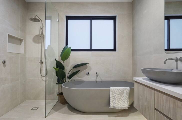 Avora gallery image 5