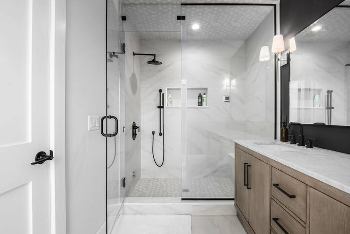 NEW BUILD Short North Home w/Rooftop Terrace! gallery image 5