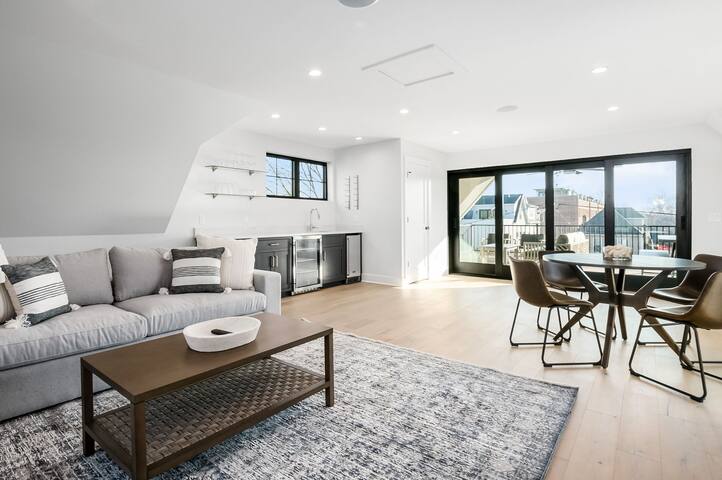 NEW BUILD Short North Home w/Rooftop Terrace!