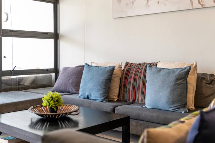 2 Bedroom – Nightlife explorer gallery image 4