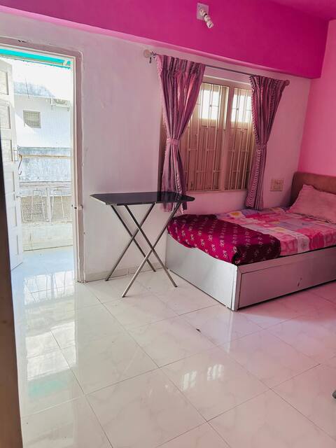 Geniestays Bed & B/f -Alkapuri