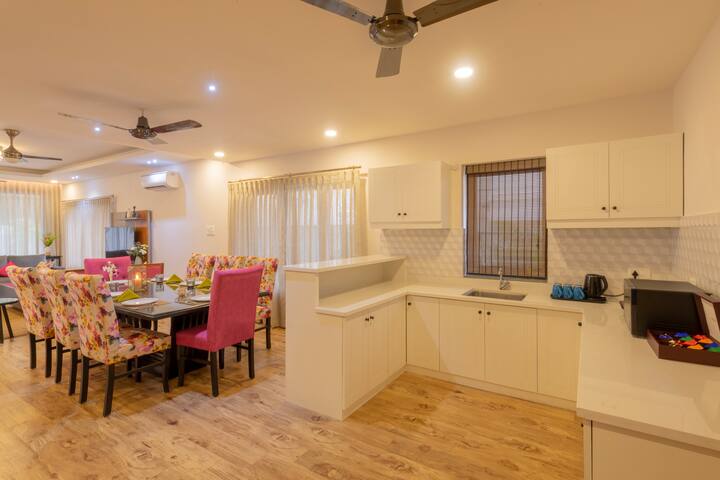 Luxurious 4bhk villa with private pool at Siolim